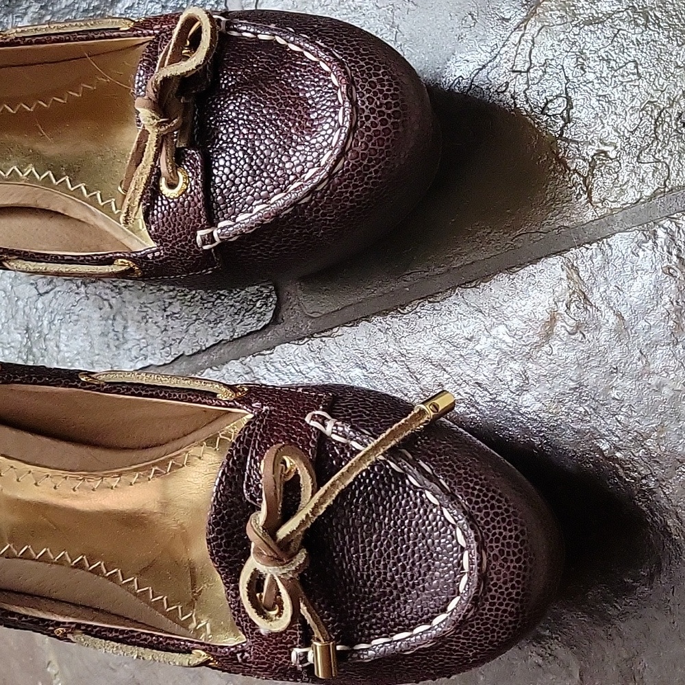 Sperry heels. - Picture 3 of 7